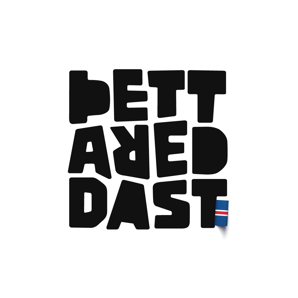 Bold black text reads “Þetta Reddast” in a blocky font, with an Icelandic flag positioned at the bottom right corner, all on a white circular background.